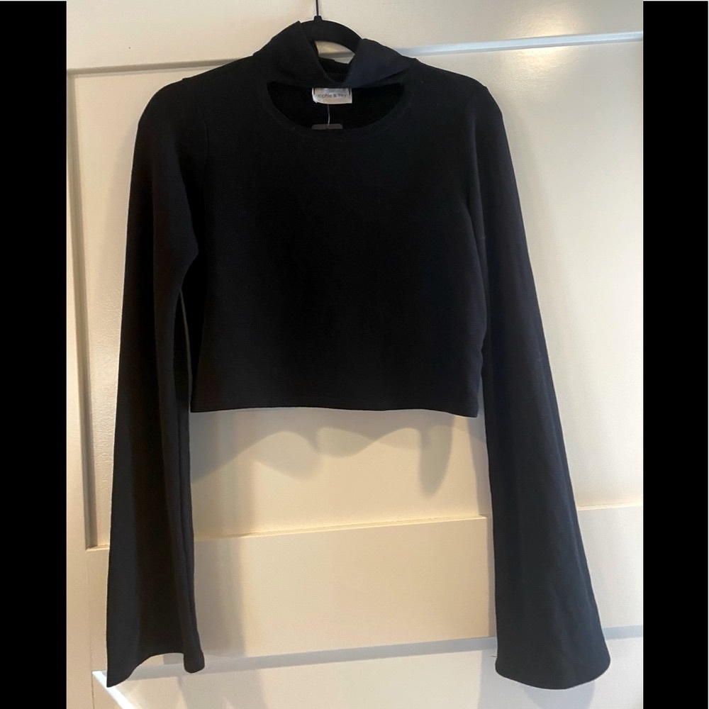 Sophie and Trey black sweater crop top size M NWT